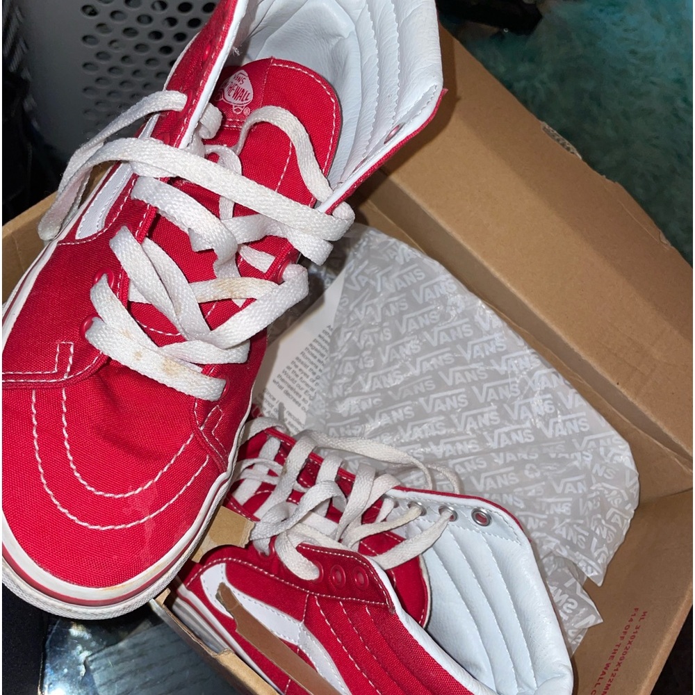 Womens Van sneaks size 7.5